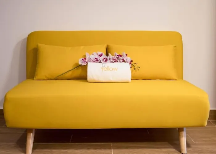 Hotel Yellow