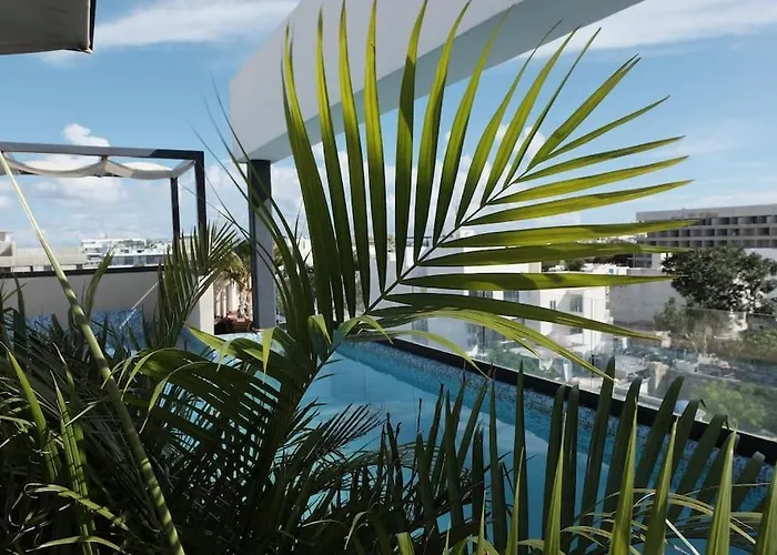 Yellow Hotel